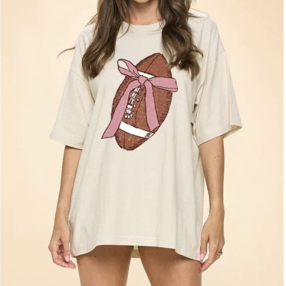 Zutter Ovetsized Graphic Print Coquette Bow Football T-Shirt - Picture 8 of 10